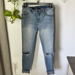 Mossimo denim High Rise Jegging size 2 / 26R ripped jeans